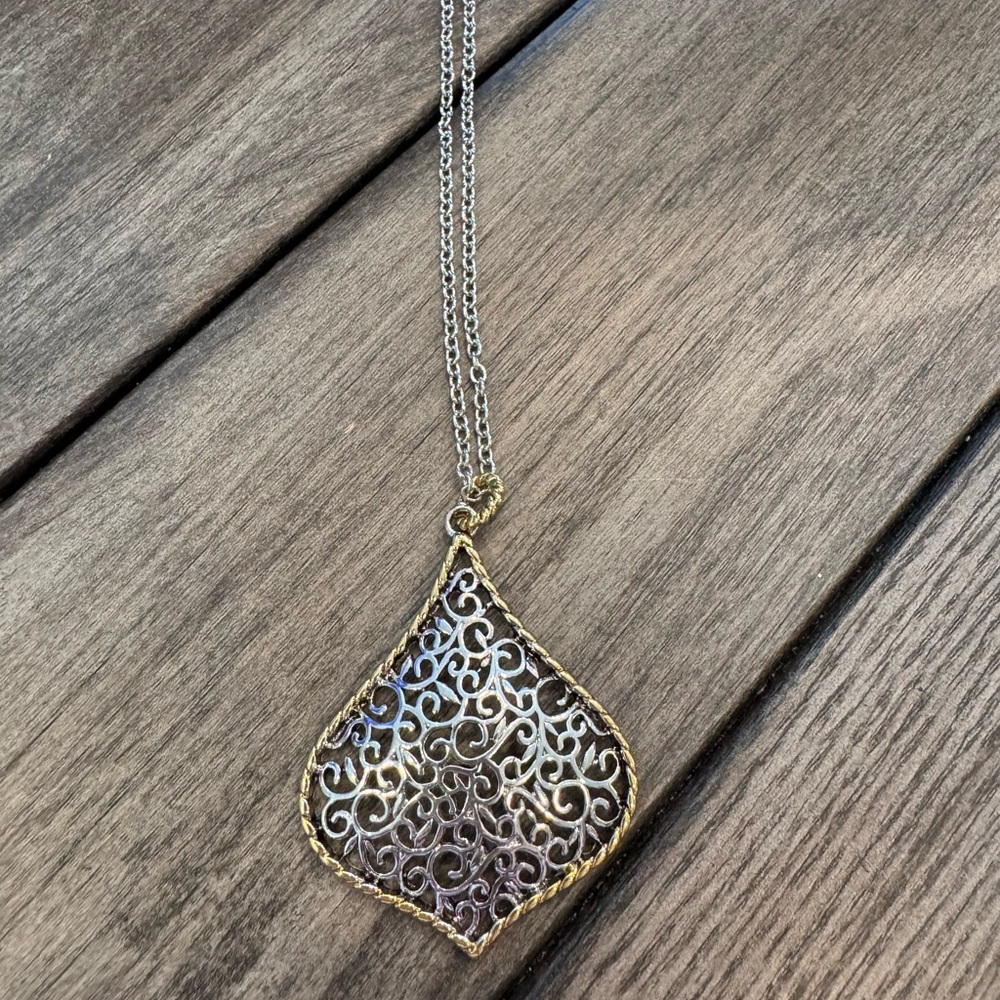 NEW Real Simple Style Vintage Inspired 16” Two Tone Necklace